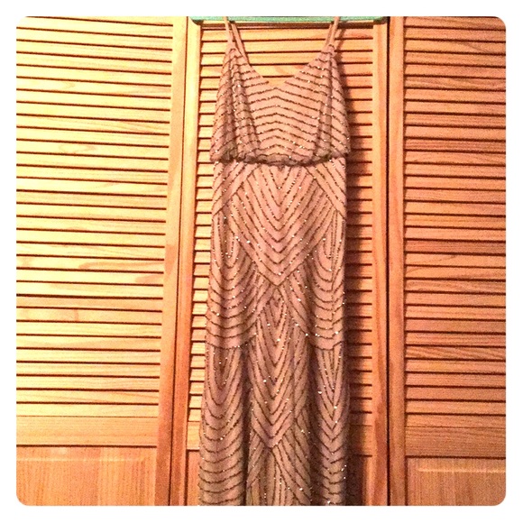 Adrianna Papell Dresses & Skirts - Adrianna Papell Beaded dress